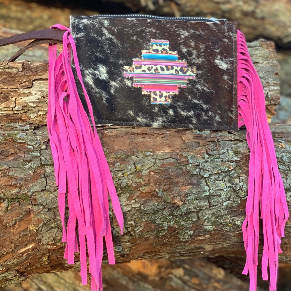 🚨SALE🚨Cowhide Serape/Leopard Fringe Wristlet